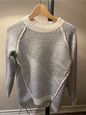 Wind River Heritage Textured Crewneck Sweater in Light Gray with Cream Trim